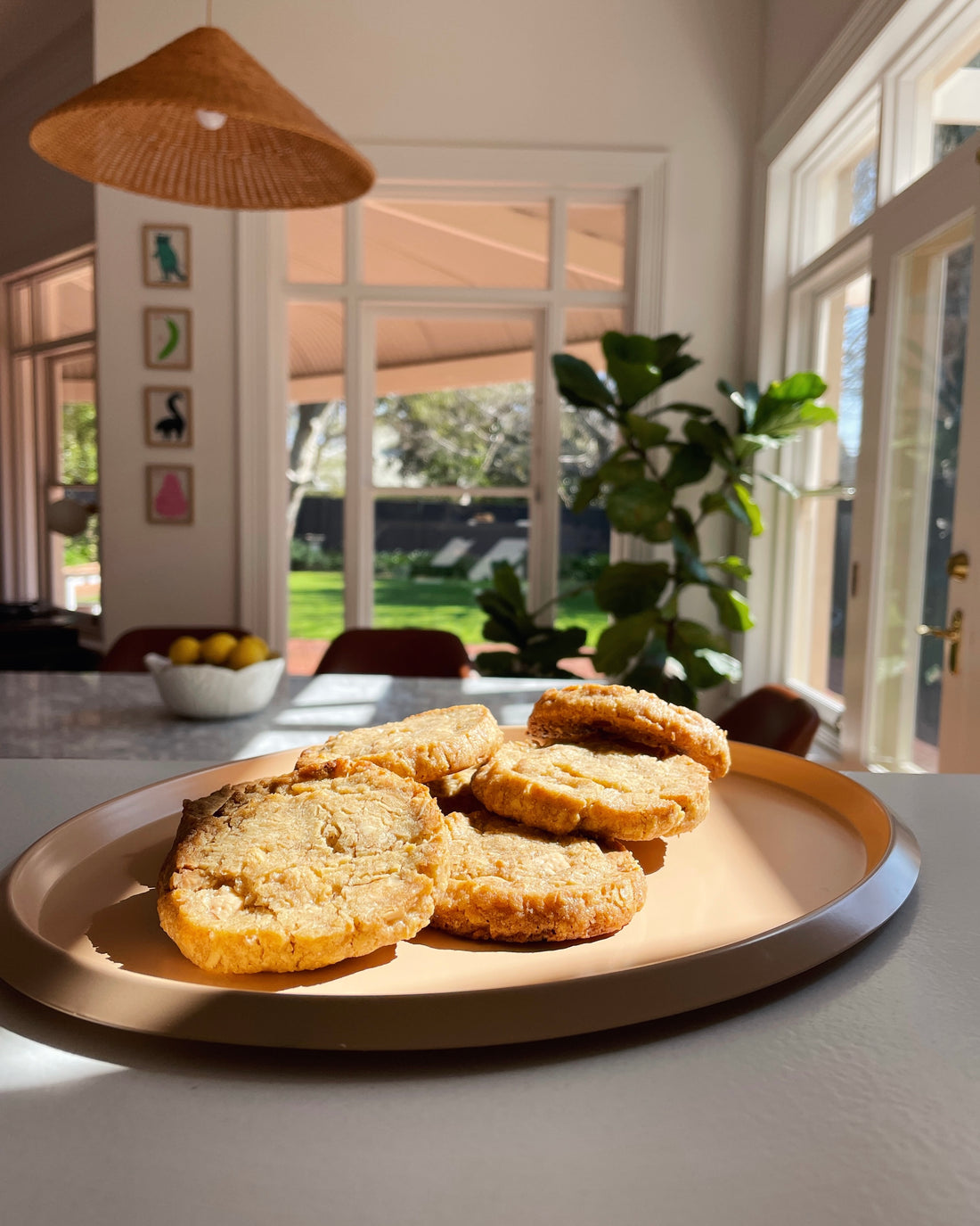 Spelt, oat and white chocolate cookies with ingredients